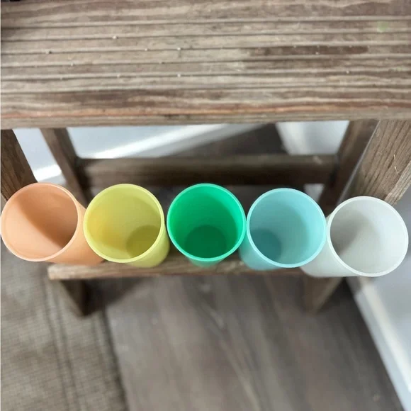 ✨ Vintage 1970s Tupperware Tall Tumblers | Set of 5 | Pastel Colors ✨ - Picture 6 of 7